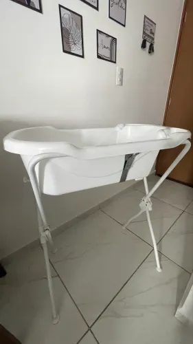 Vendo - banheira infantil/ com suporte