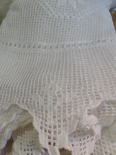 Colcha solteiro de crochê  ou toalha de mesa