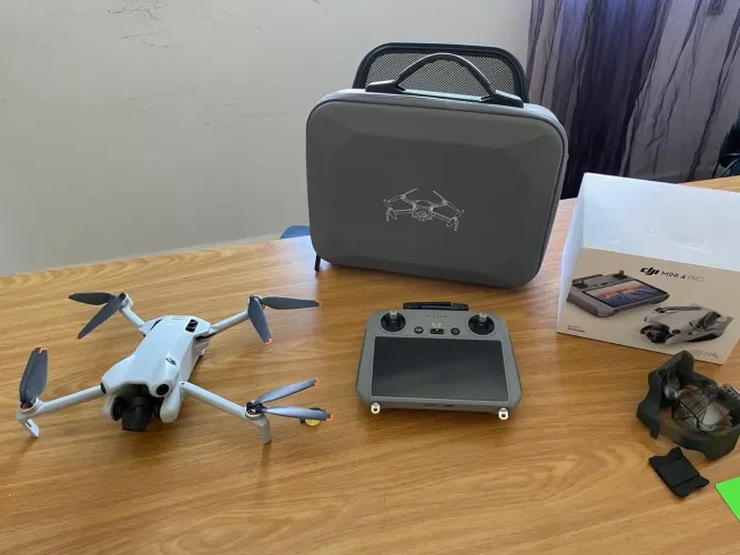 Drone Dji Mini 4 Pro Dji Rc 2 (com Tela)