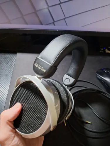 HiFiMAN HE400se