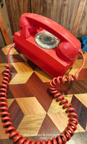 TELEFONE ANTIGO VERMELHO DECORAÇÃO PAREDE OU MESA PERFEITO FUNCIONANDO ORIGINAL ANOS 70
