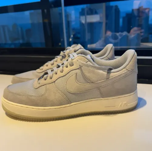 Tênis Air Force 1 - Tamanho 41 - Original comprado na loja Maze, quase novo