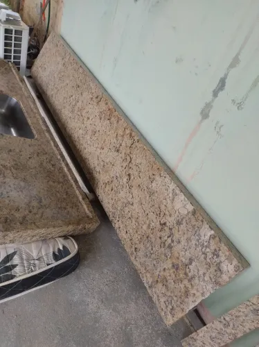 VENDO LOTE DE GRANITO AMARELO COM ACABAMENTO DUPLO