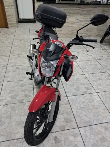 Vendo CG Fan 160 impecável.