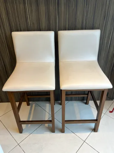 BANQUETAS DE COURO