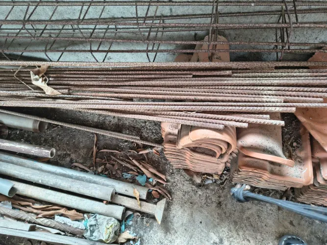 Coluna pronta de Ferro e Vergalhões