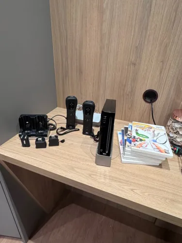Nintendo Wii preto com acessórios