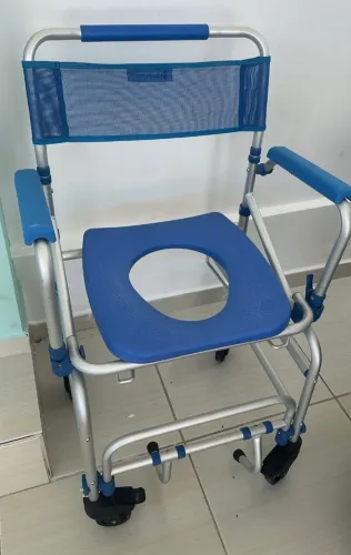 Cadeira de banho Dellamed em alumínio