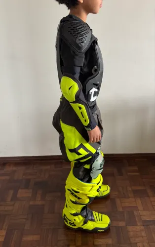 Equipamento Fox completo de moto