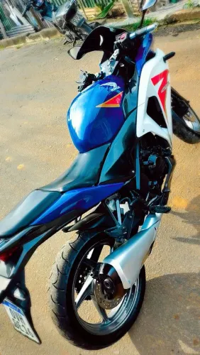 Cbr 250r Top Linda só 14.900 pego carro