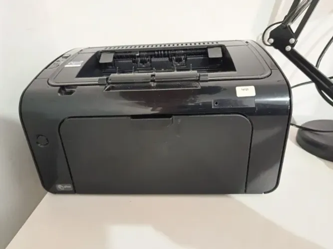 Impressora HP LaserJet P1102w.