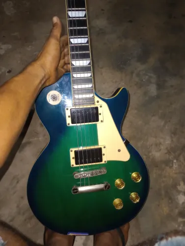 Troco por outra guitarra