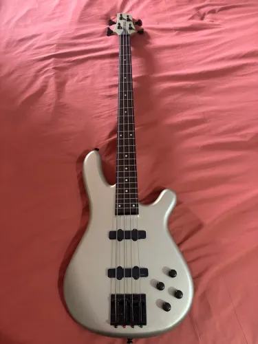 Baixo Fernandes Gravity 4 Deluxe Passivo Ativo Captação EMG + Case