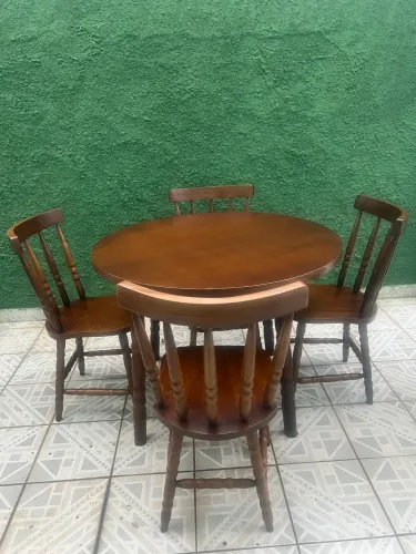 Mesa 4 cadeiras - Madeira Maciça