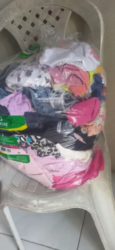 Lote de roupas 