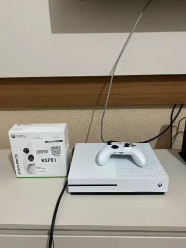 OPORTUNIDADE IMPERDÍVEL - XBOX ONE S BRANCO + CONTROLE NOVO! ACEITO OFERTA
