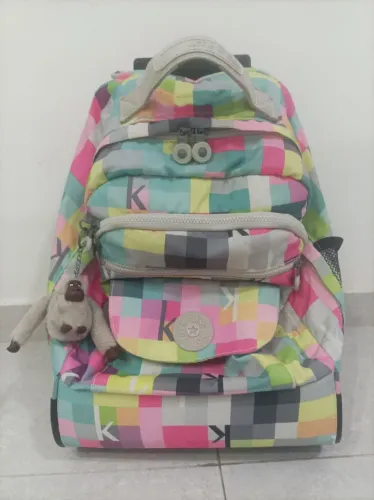 Mochila Kipling rodinha/costas