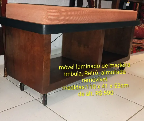 Móvel de apoio com rodízios, descrição na foto.