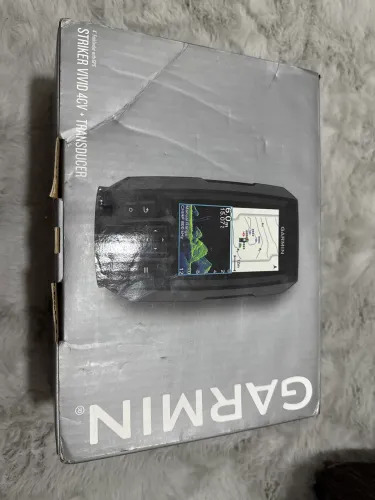 Sonar Garmin Striker Vivid 4CV + Transducer 