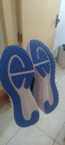 Tênis de corrida Nike revolution 8