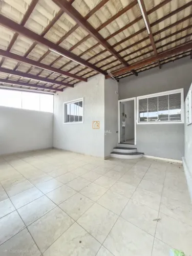 CASA A VENDA NO B. SÃO ROQUE 03 QUARTOS, SUITE, SALA, COZINHA, VARANDA, 02 VAGAS