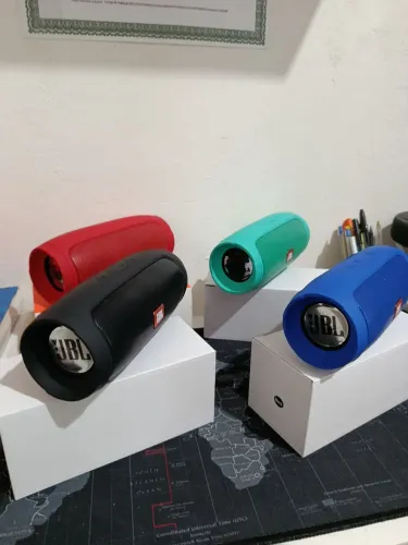 Caixinha de som JBL Charge mini via bluetooth / ÚLTIMA PEÇA NA COR VERMELHA