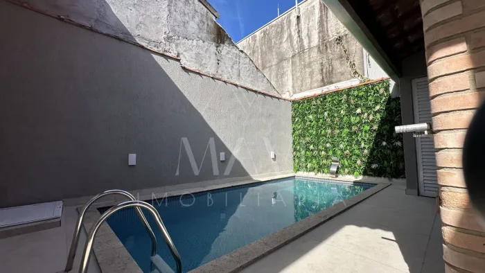 Casa 2 dormitórios com piscina para venda no bairro da Nova Mirim, Praia Grande/SP