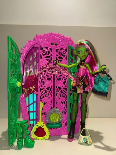 Venus McFlytrap (Skulltimate Secrets: Garden Mysteries Série 5) Monster High