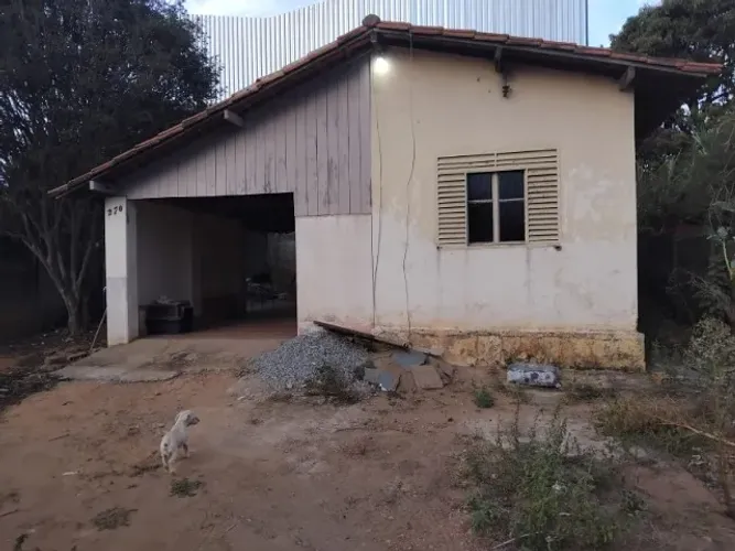 CASA A VENDA NO BAIRRO SANTO ANTÔNIO EM CARMÓPOLIS DE MINAS/MG