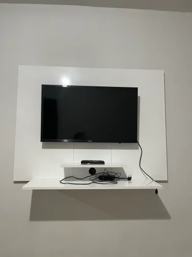 Tv 32 polegadas com painel junto