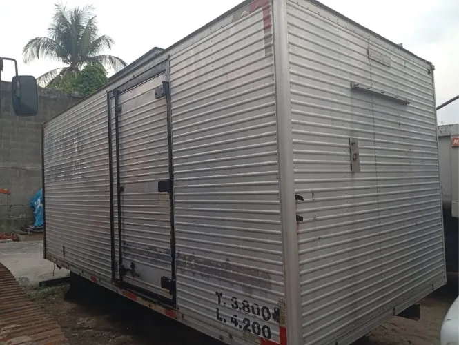 Baú 3/4 (5m de comprimento x 2,10 de altura x 2,5 de largura)