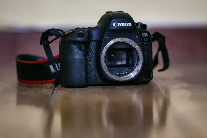 Canon 6D Mark II Full Frame + Caixa/Manual + Bateria Nova (268k cliques)