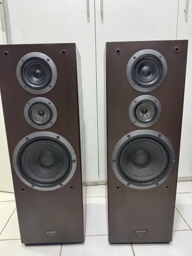 Caixas pioneer SD77