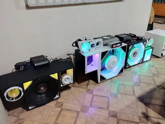 Som automotivo completo - caixa trio - 4vias - Bob - residencial 