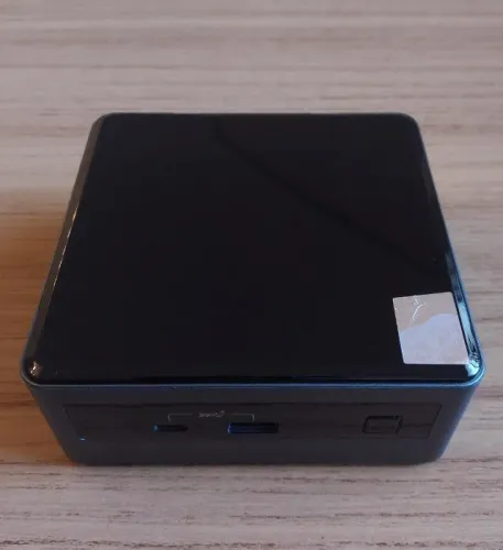 Mini PC Core i5 de 10a geração, com 8GB de RAM DDR4 e SSD de 256GB
