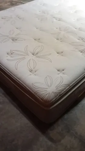 Colchão de casal plumatex 