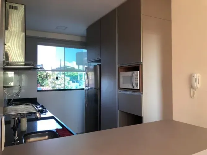 Excelente Apartamento mobiliado e decorado, 2 quartos e 2 vagas de garagem