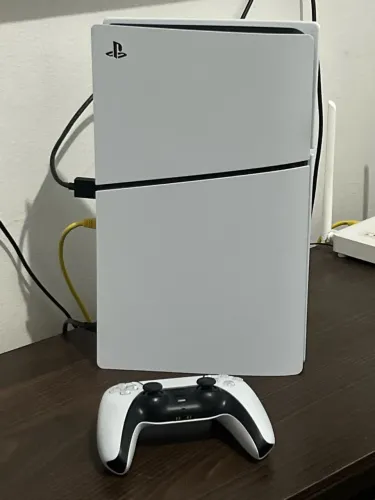 PS5 (em perfeito estado - menos de um ano de uso)