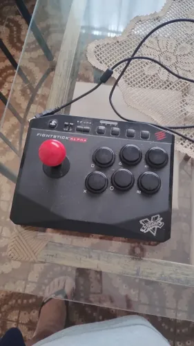 Controle Mad Catz Fightstick Alpha Street Fighter V PS3 PS4 USB usado em bom estado