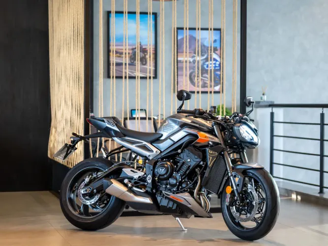 TRIUMPH STREET TRIPLE 765 RS 2024