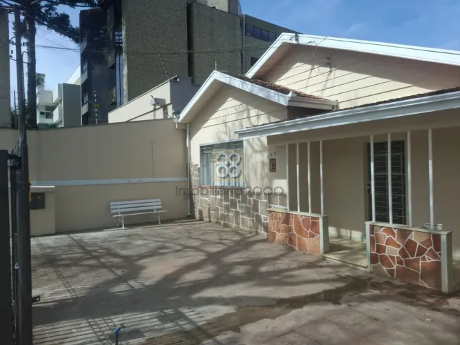 Casa de Alvenaria - R Gottlieb Rosenau, 276 - Taruma - Curitiba - PR