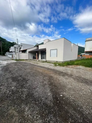 Título Casa Moderna à Venda - 2 Quartos | Garagem Coberta | R$ 590.000