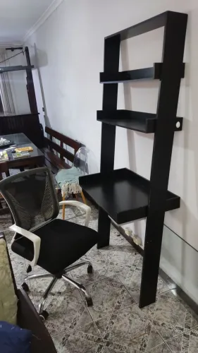 Escrivaninha com Prateleira