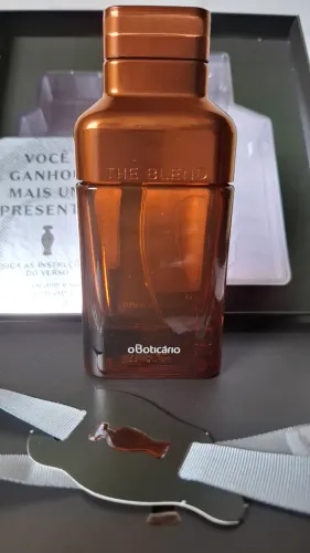 ? KIT THE BLEND EAU DE PARFUM (APENAS O PERFUME), ABERTO MAS NUNCA USADO ?