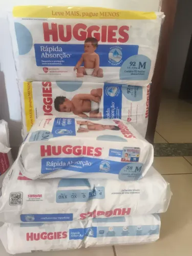 Vendo fraldas Huggies M e P, rápida absorção!!