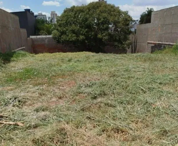 Terreno à venda no bairro Cidade Jardim em Uberlândia