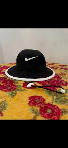 Vendo chapéu da Nike usado mais em estado bom