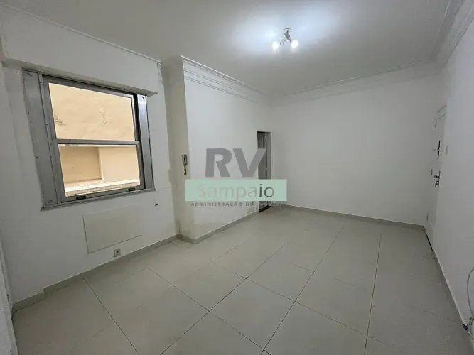 Conjugado de 30m² na Rua Paula Freitas, esquina com Av. Atlântica - Copacabana