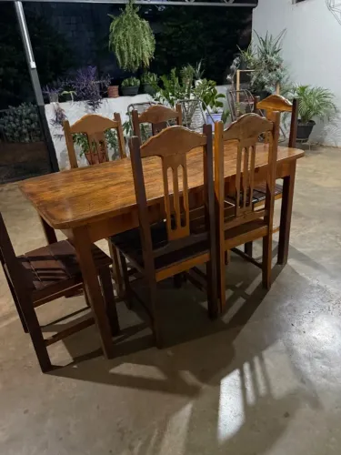 Mesa com 6 cadeiras