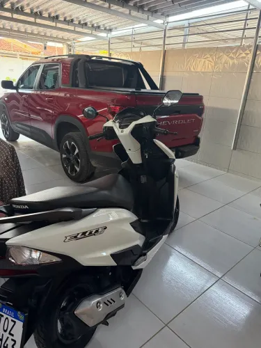 Vendo Honda elite 2025 em estado de zero manual,nota fiscal,cópia de chave